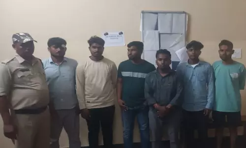 वाटरफॉल से 6 मनचले गिरफ्तार, महिला पर्यटकों के साथ करते थे छेड़छाड़ वाटरफॉल से 6 मनचले गिरफ्तार, महिला पर्यटकों के साथ करते थे छेड़छाड़