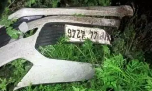 कार 500 मीटर गहरी खाई में गिरी, 6 लोगों की मौत