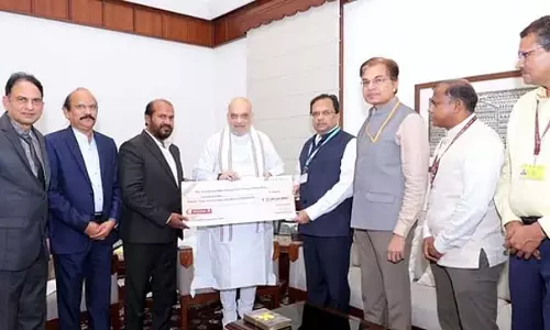 रेप्को बैंक के अधिकारियों ने केंद्र सरकार को 22.90 करोड़ का लाभांश दिया रेप्को बैंक के अधिकारियों ने केंद्र सरकार को 22.90 करोड़ का लाभांश दिया