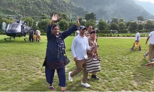 उत्तरकाशी आपदा: भारतीय सेना ने गुजरात के 10 तीर्थयात्रियों का किया रेस्क्यू, परिवारों से मिलाया