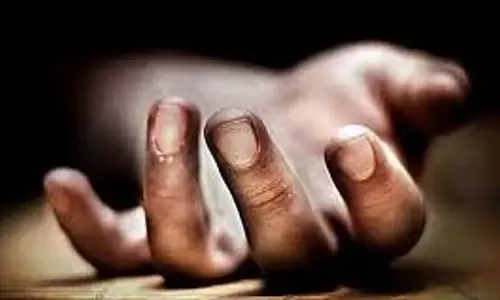 Tamil Nadu ; सॉफ्टवेयर इंजीनियर ने फ्लाईओवर से कूदकर आत्महत्या की Tamil Nadu ; सॉफ्टवेयर इंजीनियर ने फ्लाईओवर से कूदकर आत्महत्या की