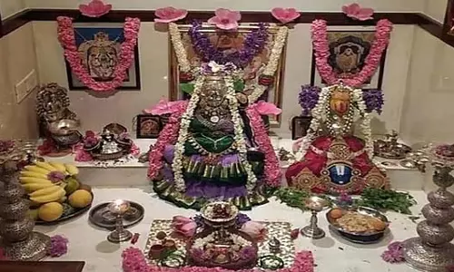 देशभर में वरमहालक्ष्मी उत्सव मनाया गया: बारिश के बीच खरीदारी का दौर जोरों पर