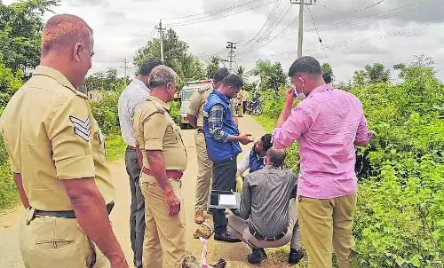 महिला की हत्या; शव के टुकड़े कर प्लास्टिक बैग में फेंका महिला की हत्या; शव के टुकड़े कर प्लास्टिक बैग में फेंका