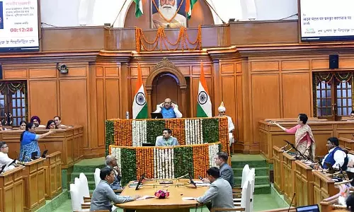 कैग के निष्कर्षों पर दिल्ली विधानसभा में हंगामा