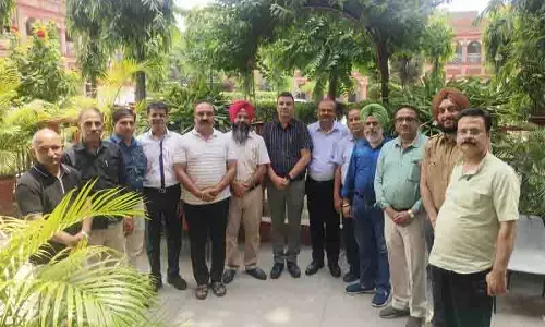 Punjab: सहायता प्राप्त स्कूल शिक्षकों ने वेतन की मांग की, आंदोलन की योजना बनाई Punjab: सहायता प्राप्त स्कूल शिक्षकों ने वेतन की मांग की, आंदोलन की योजना बनाई