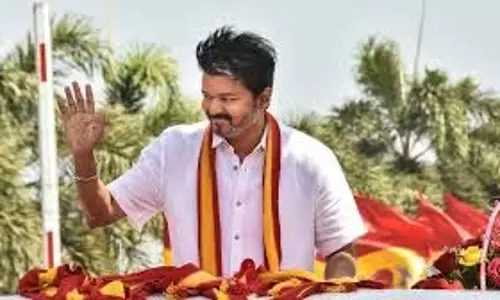 विजय ने AIADMK और भाजपा के साथ गठबंधन से इनकार किया विजय ने AIADMK और भाजपा के साथ गठबंधन से इनकार किया