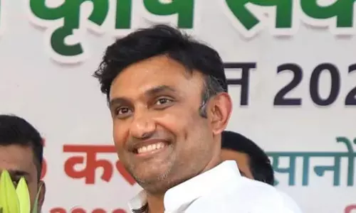 ड्राइवर की आत्महत्या के बाद BJP सांसद सुधाकर पर केस दर्ज ड्राइवर की आत्महत्या के बाद BJP सांसद सुधाकर पर केस दर्ज