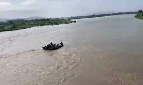 Kangra district में ब्यास नदी का जलस्तर बढ़ने से चिंता बढ़ी, पोंग नदी का जलस्तर बढ़ा Kangra district में ब्यास नदी का जलस्तर बढ़ने से चिंता बढ़ी, पोंग नदी का जलस्तर बढ़ा