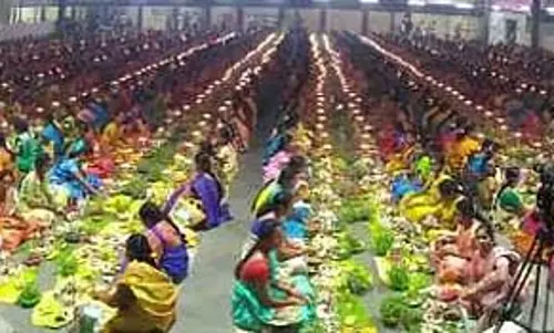 वरलक्ष्मी व्रत: नेल्लईअप्पार मंदिर में सुमंगली पूजा में 1,008 महिलाओं ने भाग लिया