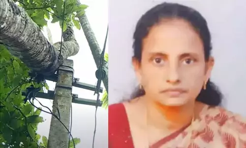 खेत में गिरे बिजली के तार की चपेट में आने से युवती की दर्दनाक मौत खेत में गिरे बिजली के तार की चपेट में आने से युवती की दर्दनाक मौत