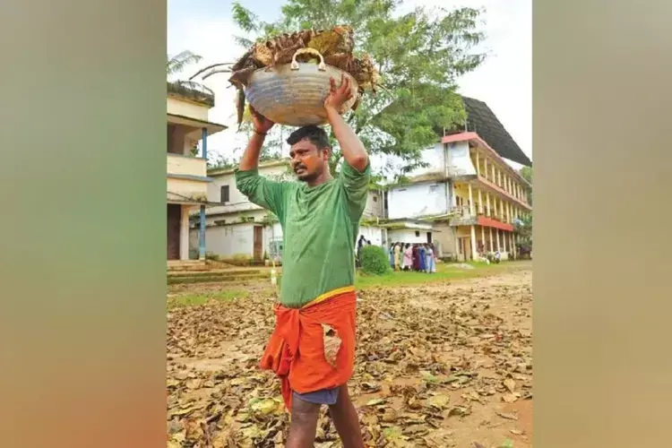 Kerala में दिहाड़ी मजदूर रंगनाथन ने सुनाई दिल दहला देने वाली जीवन कहानी Kerala में दिहाड़ी मजदूर रंगनाथन ने सुनाई दिल दहला देने वाली जीवन कहानी