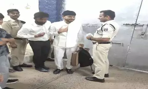 सूर्यकांत तिवारी जेल से रिहा सूर्यकांत तिवारी जेल से रिहा