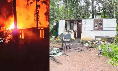 Kerala ; तिरूर में पावर बैंक फटा, घर पूरी तरह जलकर खाक Kerala ; तिरूर में पावर बैंक फटा, घर पूरी तरह जलकर खाक