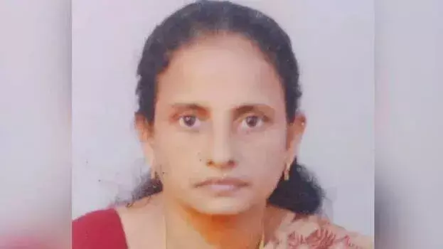 Kerala : नारियल के बागान में बिजली का करंट लगने से महिला की मौत Kerala : नारियल के बागान में बिजली का करंट लगने से महिला की मौत