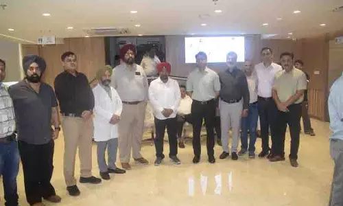 Jalandhar: थिंड आई हॉस्पिटल ने आयकर अधिकारियों के लिए निःशुल्क नेत्र जांच शिविर का आयोजन किया