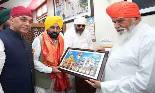 Punjab CM ने डेरा बल्लां प्रमुख से मुलाकात की, सीवेज ट्रीटमेंट प्लांट की आधारशिला रखी
