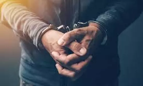 रोहतास में फर्जी IPS और NSG कमांडो का भंडाफोड़, पुलिस ने की गिरफ्तारी रोहतास में फर्जी IPS और NSG कमांडो का भंडाफोड़, पुलिस ने की गिरफ्तारी