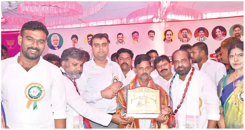 Andhra: मंत्री ने राष्ट्रीय हथकरघा दिवस का उद्घाटन किया