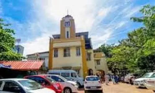 ₹2.4 करोड़ पेंशन धोखाधड़ी के आरोपी कोट्टायम नगरपालिका के पूर्व क्लर्क अभी भी फरार ₹2.4 करोड़ पेंशन धोखाधड़ी के आरोपी कोट्टायम नगरपालिका के पूर्व क्लर्क अभी भी फरार