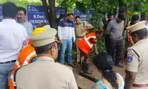 GHMC ने हैदराबाद में बारिश के बाद राहत कार्य तेजी से शुरू किया GHMC ने हैदराबाद में बारिश के बाद राहत कार्य तेजी से शुरू किया