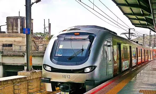 मुंबई मेट्रो : दहिसर से एयरपोर्ट तक का सफ़र सिर्फ़ 50 मिनट में, WEH ट्रैफ़िक जाम से बचें मुंबई मेट्रो : दहिसर से एयरपोर्ट तक का सफ़र सिर्फ़ 50 मिनट में, WEH ट्रैफ़िक जाम से बचें