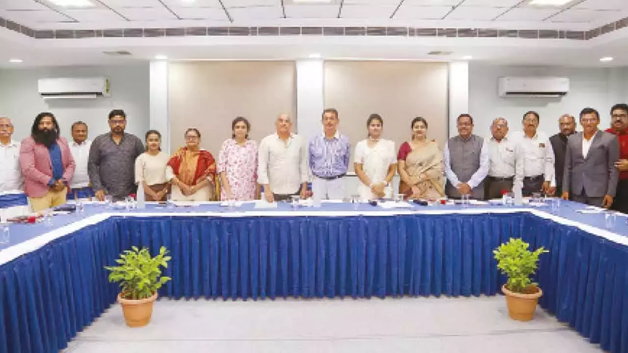 Telangana: पर्यटन के लिए दूरदर्शी रणनीति की आवश्यकता: जयेश रंजन Telangana: पर्यटन के लिए दूरदर्शी रणनीति की आवश्यकता: जयेश रंजन