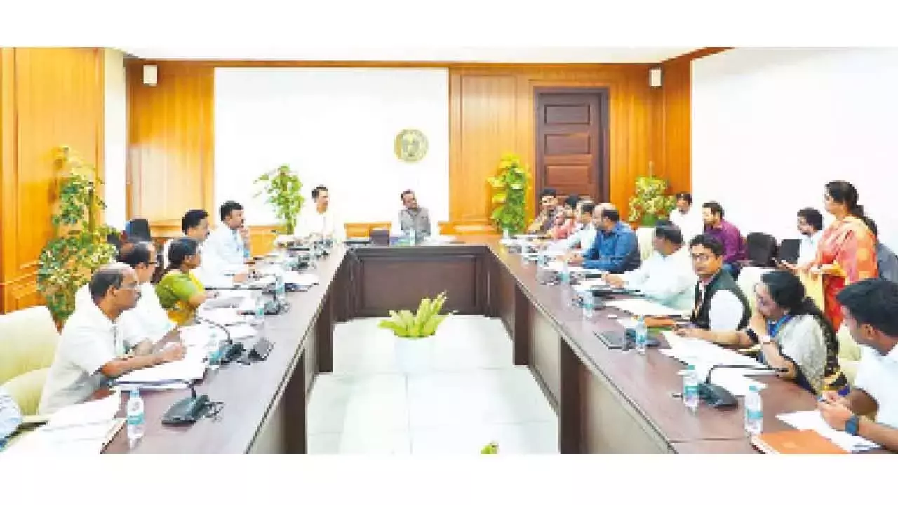 NHAI और सड़क परिवहन एवं राजमार्ग परियोजनाओं को तेजी से आगे बढ़ाने के लिए टास्क फोर्स समिति की बैठक