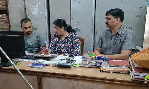 Jabalpur: हाउसिंग बोर्ड के कर्मचारी को रिश्वत लेते रंगे हाथों गिरफ्तार Jabalpur: हाउसिंग बोर्ड के कर्मचारी को रिश्वत लेते रंगे हाथों गिरफ्तार