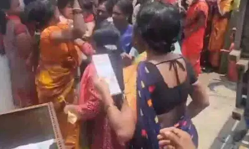KTR ने महालक्ष्मी योजना की अफवाहों से पैदा हुई अराजकता पर रेवंत रेड्डी की आलोचना की