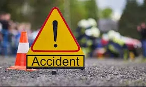 Muzaffarnagar : ट्रक ने बाइक सवारों को कुचला, चाचा और भतीजे की मौत Muzaffarnagar : ट्रक ने बाइक सवारों को कुचला, चाचा और भतीजे की मौत