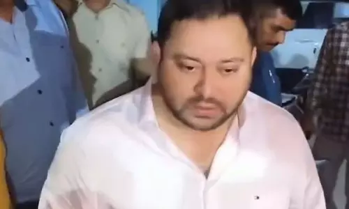 चुनाव आयोग ने तेजस्वी यादव से फर्जी वोटर आईडी 16 अगस्त तक जमा करने को कहा