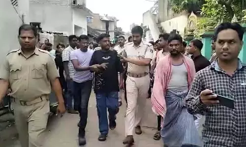 सोरो में ग्रामीणों ने ड्रग तस्कर को पकड़ा, 100 ग्राम ब्राउन शुगर जब्त सोरो में ग्रामीणों ने ड्रग तस्कर को पकड़ा, 100 ग्राम ब्राउन शुगर जब्त