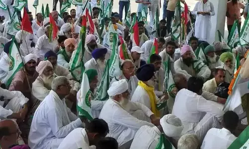 Sirsa: किसान मजदूर संघर्ष मोर्चे के बुलावे पर किसानों का शांतिपूर्ण प्रदर्शन Sirsa: किसान मजदूर संघर्ष मोर्चे के बुलावे पर किसानों का शांतिपूर्ण प्रदर्शन