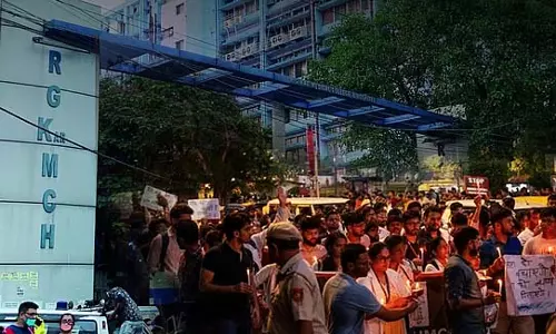 पीड़ित के सहकर्मी ने भारी आवाज़ में पूछा पीड़ित के सहकर्मी ने भारी आवाज़ में पूछा
