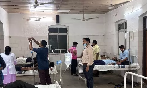 रैवेनशॉ विश्वविद्यालय के 44 छात्र डायरिया से पीड़ित होकर एससीबी मेडिकल में भर्ती रैवेनशॉ विश्वविद्यालय के 44 छात्र डायरिया से पीड़ित होकर एससीबी मेडिकल में भर्ती