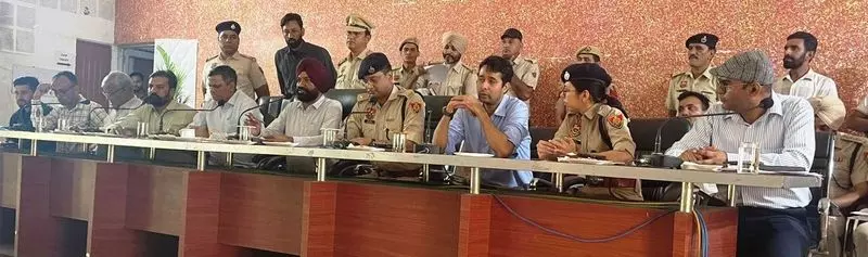 अनुसूचित जाति आयोग ने सिरसा में 70 मामलों की समीक्षा की, पुलिस रिपोर्ट मांगी अनुसूचित जाति आयोग ने सिरसा में 70 मामलों की समीक्षा की, पुलिस रिपोर्ट मांगी