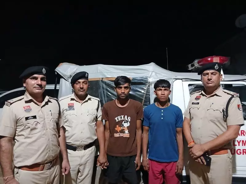 युवक की हत्या कर शव स्कूल के शौचालय में छिपाने के आरोप में दो गिरफ्तार युवक की हत्या कर शव स्कूल के शौचालय में छिपाने के आरोप में दो गिरफ्तार