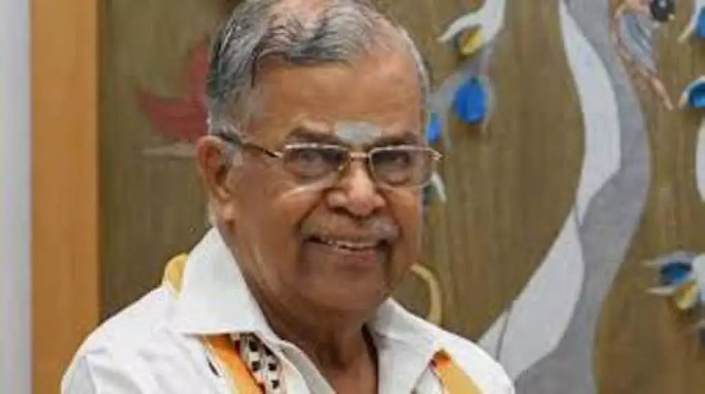 गणेशन का गहन चिकित्सा इकाई में उपचार जारी है गणेशन का गहन चिकित्सा इकाई में उपचार जारी है