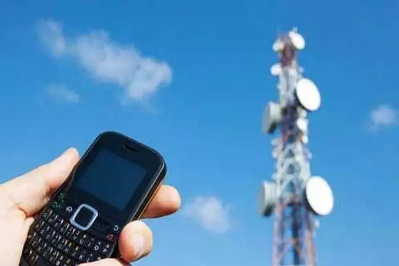 कुपवाड़ा में हफ़रदा पाईन मोबाइल कनेक्टिविटी के लिए तरस रहा कुपवाड़ा में हफ़रदा पाईन मोबाइल कनेक्टिविटी के लिए तरस रहा