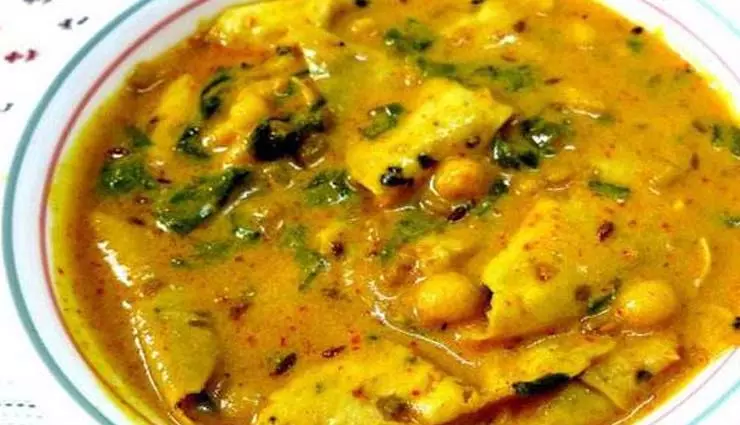 Recipe: मुंह का स्वाद बदलने के लिए पापड़ कढ़ी ट्राई करें Recipe: मुंह का स्वाद बदलने के लिए पापड़ कढ़ी ट्राई करें