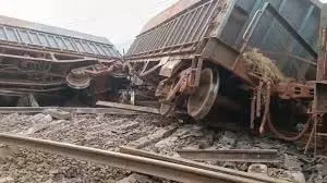 Jharkhand: रेल हादसा, दो मालगाड़ियां आपस में टकराई Jharkhand: रेल हादसा, दो मालगाड़ियां आपस में टकराई