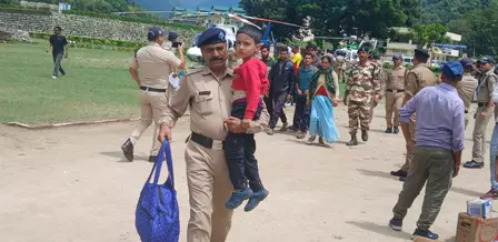 ऑपरेशन धराली: राहत बचाव कार्य जारी, आपदाग्रस्त क्षेत्रों में फंसे लोगों को किया जा रहा एयरलिफ्ट ऑपरेशन धराली: राहत बचाव कार्य जारी, आपदाग्रस्त क्षेत्रों में फंसे लोगों को किया जा रहा एयरलिफ्ट