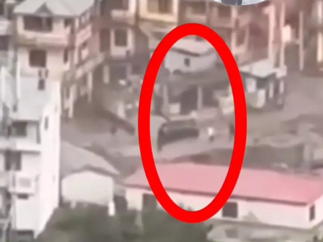 Uttarkashi: बादल फटने के बाद संभल के दो युवक लापता, तलाश जारी Uttarkashi: बादल फटने के बाद संभल के दो युवक लापता, तलाश जारी