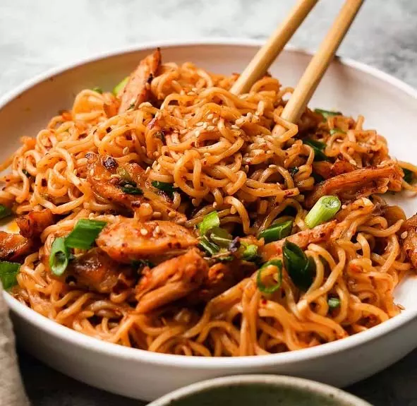Recipe :कोरियाई स्टाइल चिली गार्लिक नूडल्स Recipe :कोरियाई स्टाइल चिली गार्लिक नूडल्स