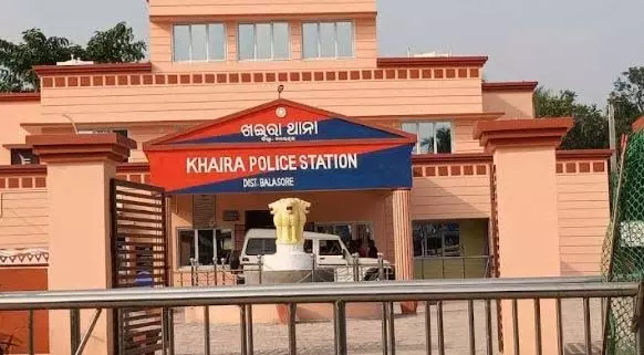 ओडिशा: पुलिसकर्मी से जबरन वसूली की कोशिश में तीन गिरफ्तार ओडिशा: पुलिसकर्मी से जबरन वसूली की कोशिश में तीन गिरफ्तार