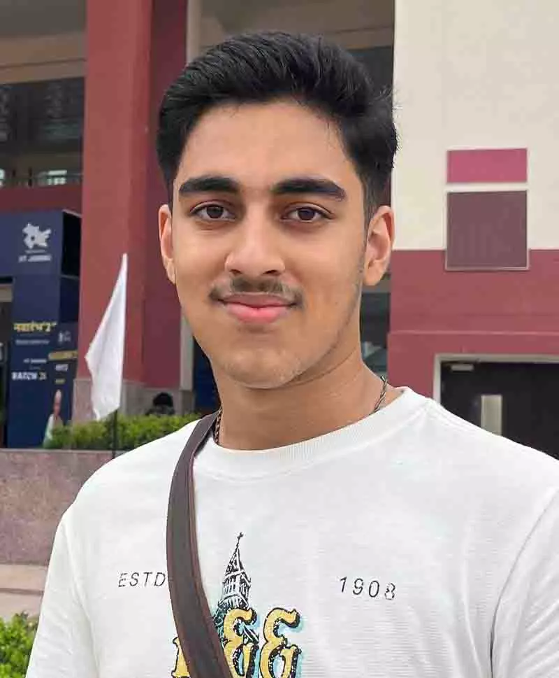 मंडी के लड़के ने JEE एडवांस्ड पास किया, IIT जम्मू में सीट पक्की की मंडी के लड़के ने JEE एडवांस्ड पास किया, IIT जम्मू में सीट पक्की की