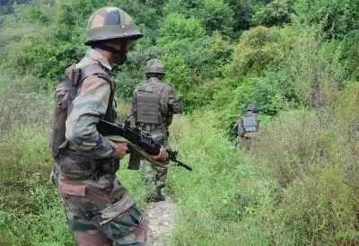 कुलगाम में आतंकवाद विरोधी अभियान 9वें दिन भी जारी, दो जवान शहीद कुलगाम में आतंकवाद विरोधी अभियान 9वें दिन भी जारी, दो जवान शहीद