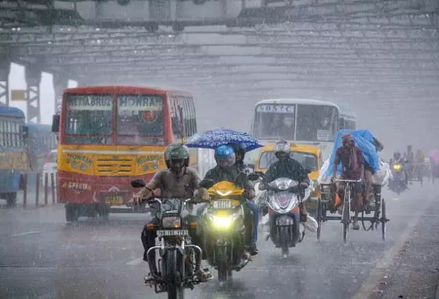Tamil Nadu : 5 जिलों में आज भारी बारिश की चेतावनी Tamil Nadu : 5 जिलों में आज भारी बारिश की चेतावनी