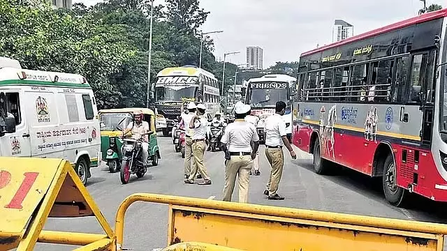 Bengaluru : कांग्रेस का शांतिपूर्ण प्रदर्शन Bengaluru : कांग्रेस का शांतिपूर्ण प्रदर्शन