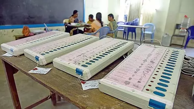 राज्यव्यापी मतदाता सूची सत्यापन करें: कांग्रेस ने SEC से आग्रह किया राज्यव्यापी मतदाता सूची सत्यापन करें: कांग्रेस ने SEC से आग्रह किया